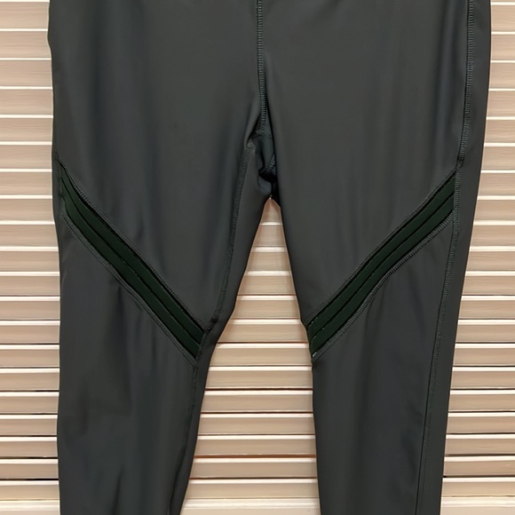 Avia Athletic Leggings / Joggers / Exercise / Running Pants in Green, Size Large - Picture 6 of 15